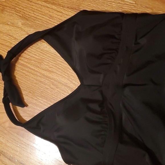 𝅺Maternity Liz Lange Maternity Swimsuit for Target Size Maternity - Picture 2 of 7